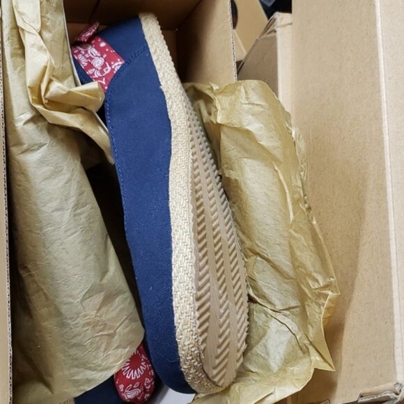 UGG Kids Kelsa Flat Moccasins - Picture 4 of 4